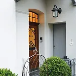Bed & Breakfast Fabrikantenvilla Erkrath